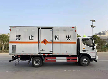 枫木镇爆破器材运输车